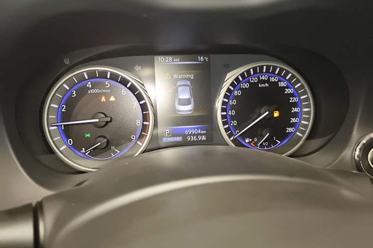 Used Infiniti Q50 2014 3.7L Comfort Edition Instrument Cluster