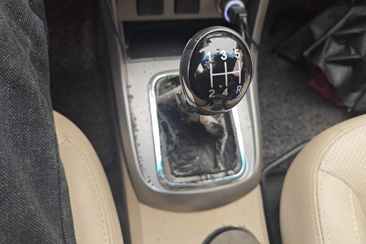 Used Geely Auto Classic Emgrand 2013 Sedan 1.5L Manual Elite Model Gear Lever