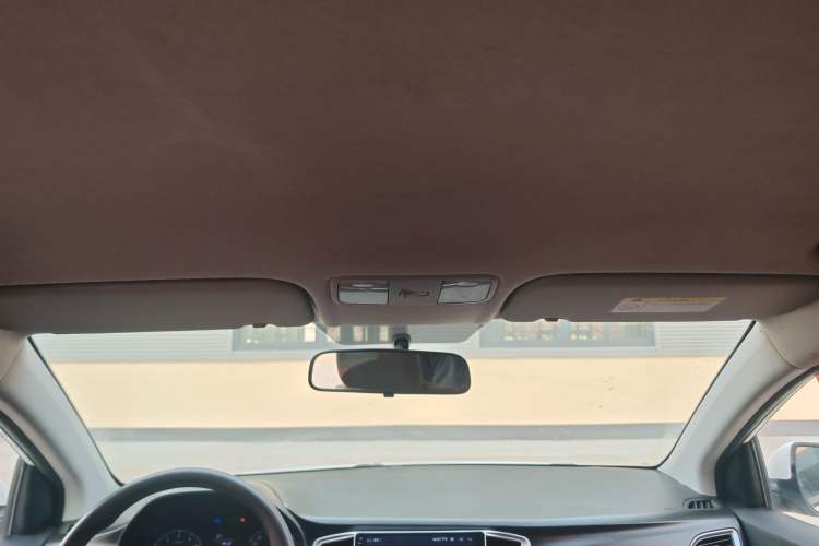 Used Hyundai Verna RV 2017 1.4L Automatic Cool Edition GLS China V Emission Standard Headliner