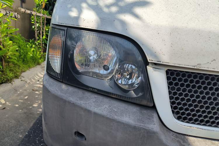 Used Ford Classic Transit 2015 2.8T Diesel Multi-Function Vehicle Short Wheelbase 6-Seater Mid-Roof Edition JX493ZLQ4