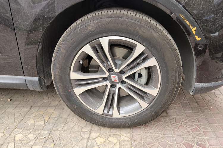 Used BORGWARD BX7 2016 28T Four-Wheel Drive Flagship Version 5 Seats Right Front Wheel Hub