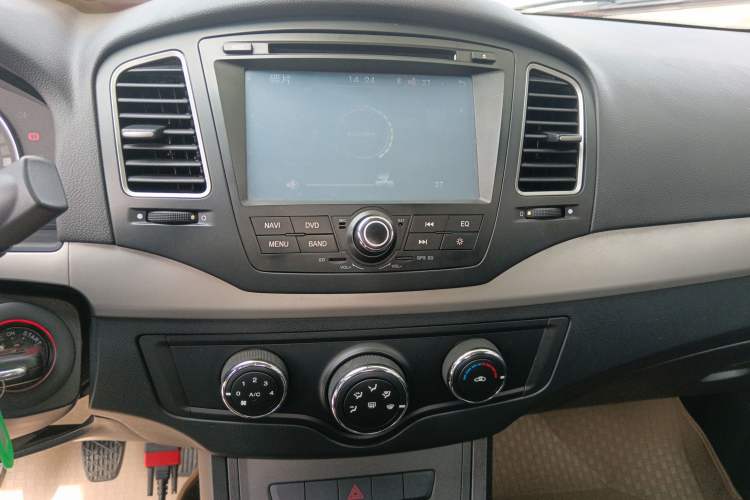 Used Roewe 350 2014 1.5L Manual Xunchi Edition Audio And AC Panel