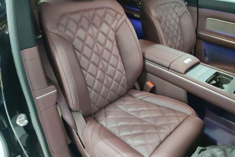 Used Nio ES8 2026 Model 6-seat Executive Luxury Edition Right Front Seat