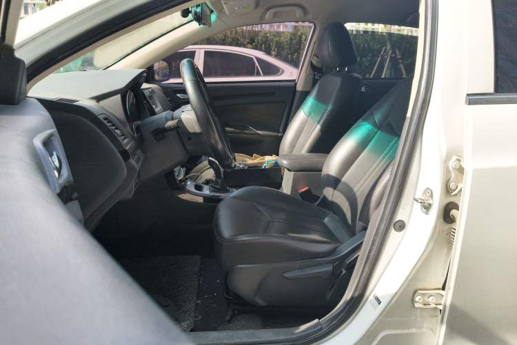 Used BYD e5 2016 300 Luxury Edition Left Front Seat