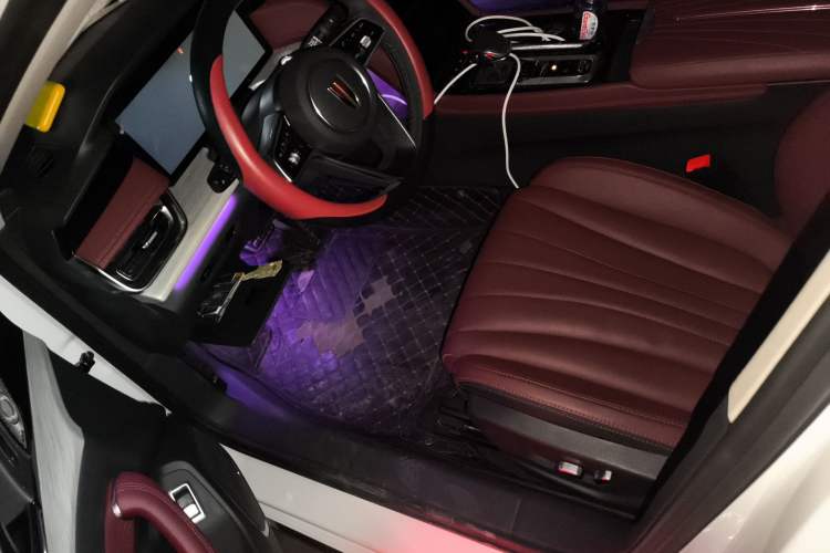 Used Hongqi H5 2025 2.0T Automatic Flag Edition – 500 000 Units Commemorative Version
