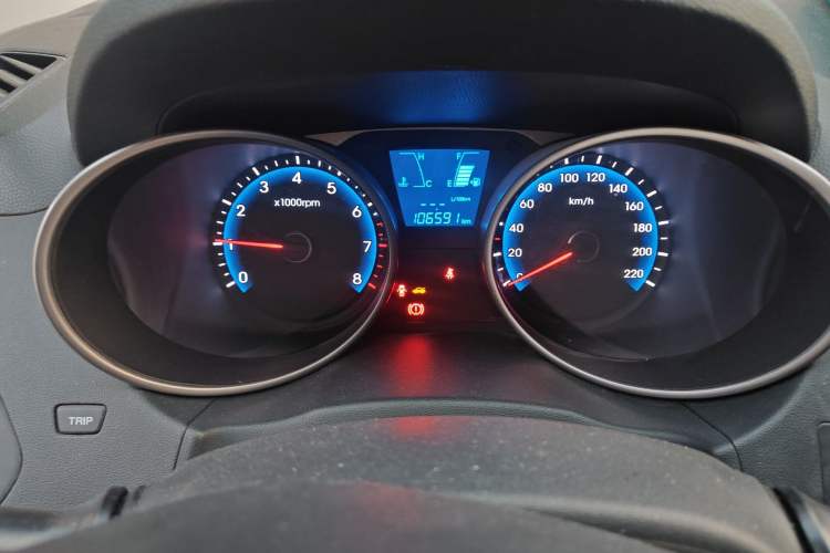 Used Hyundai ix35 2015 2.0L Manual Two-Wheel Drive Comfort Version China IV Standard Instrument Cluster