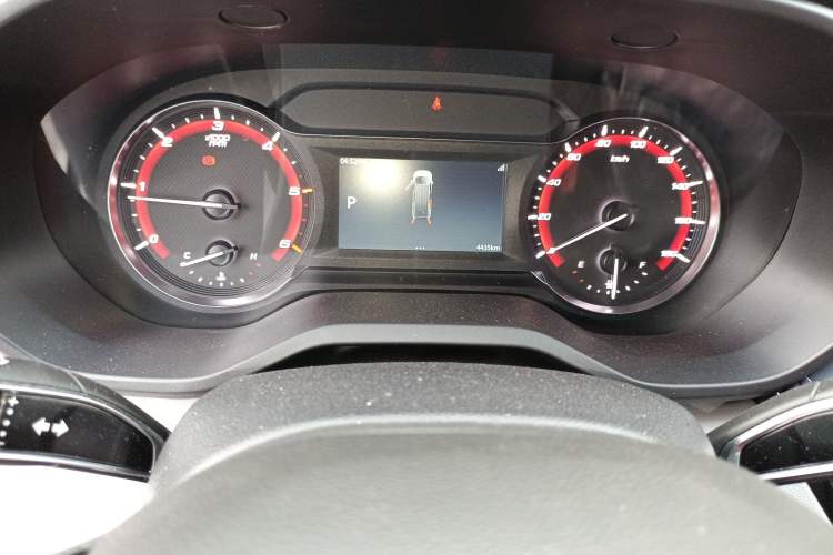 Used SAIC MAXUS Xintu V70 2023 2.0T Elite Edition Automatic Long Wheelbase Mid-Height 6/7 Seats Instrument Cluster