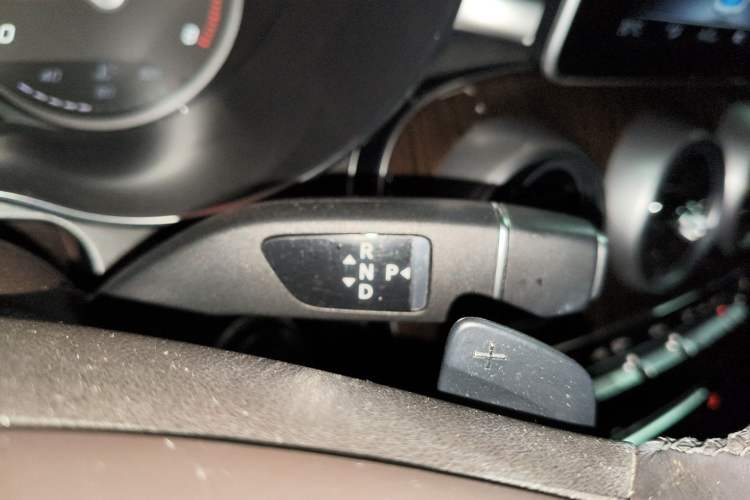 Used Mercedes-Benz GLC 2018 Facelift GLC 260 4MATIC Luxury Edition
