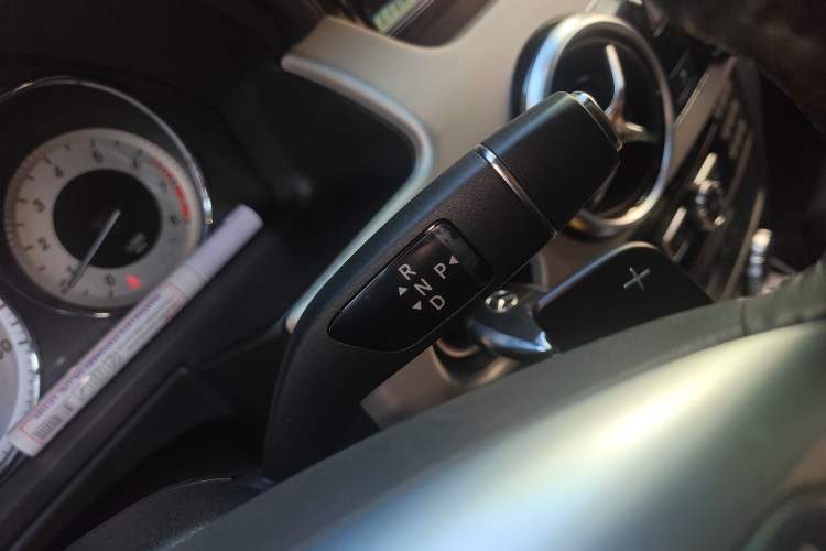 Used Mercedes-Benz GLK-Class 2015 GLK 260 4MATIC Dynamic Edition Ultimate Version
