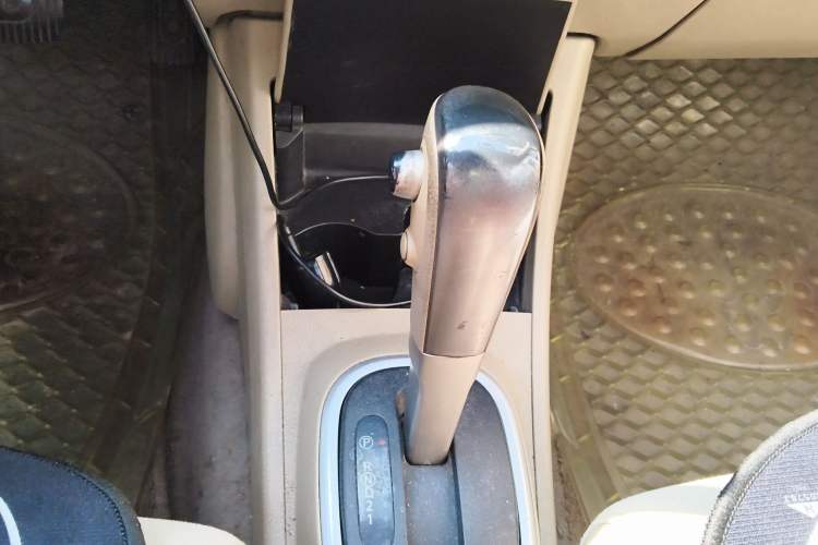 Used Nissan Tiida Sedan 2008 1.6L Automatic Fashion Edition Gear Lever