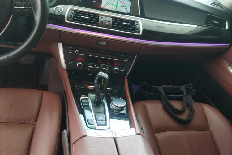 Used BMW 5 Series GT 2015 528i Leading Model