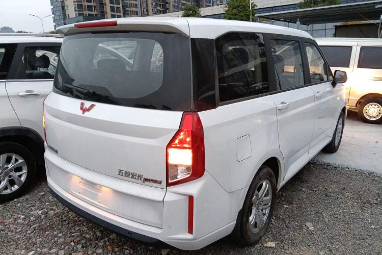 Used Wuling Hongguang PLUS 2019 1.5T Manual Luxury 7-Seater
