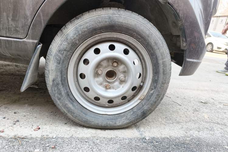 Used Haima Fosida Rongda 2012 1.2L Ronda Standard Version HMA GM12-NR Right Front Wheel Hub