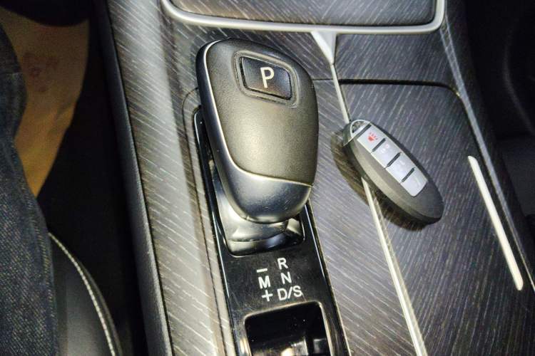 Used Venucia V 2023 260T Idol Edition Pro