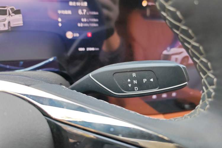 Used EXEED Lanyue C-DM 2025 180 Ultra-Long Range Ultra All-Wheel Drive 6-Seater Gear Lever