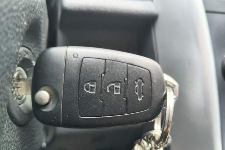 Used Bestune X80 2013 2.0L automatic comfort version Vehicle Key
