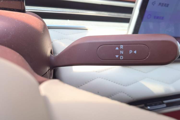 Used Dongfeng NAMMI 01 2025 330KM Youth Edition Gear Lever