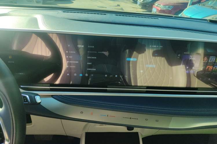 Used SAIC MAXUS G90 2022 2.0T Galaxy Seven-Seater Version
