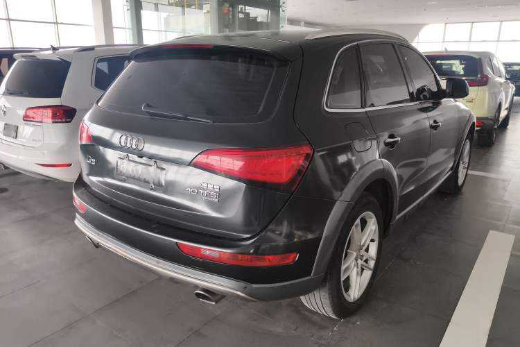 Used Audi Q5 2017 Plus 40 TFSI Technology Model
