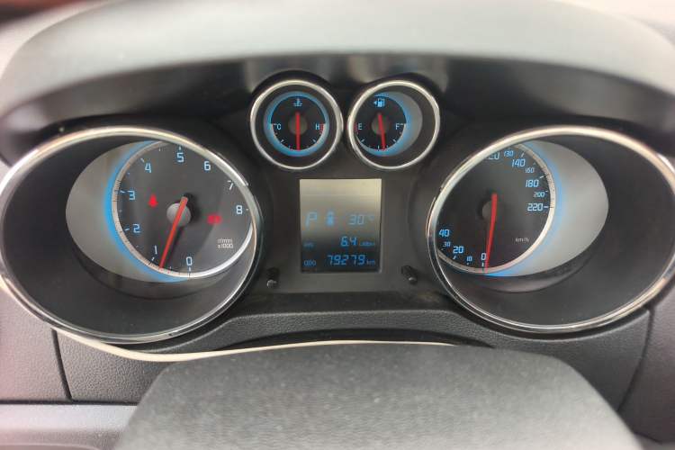 Used CHANGAN CS35 2014 1.6L Automatic Luxury Navigation Model China IV Standard
