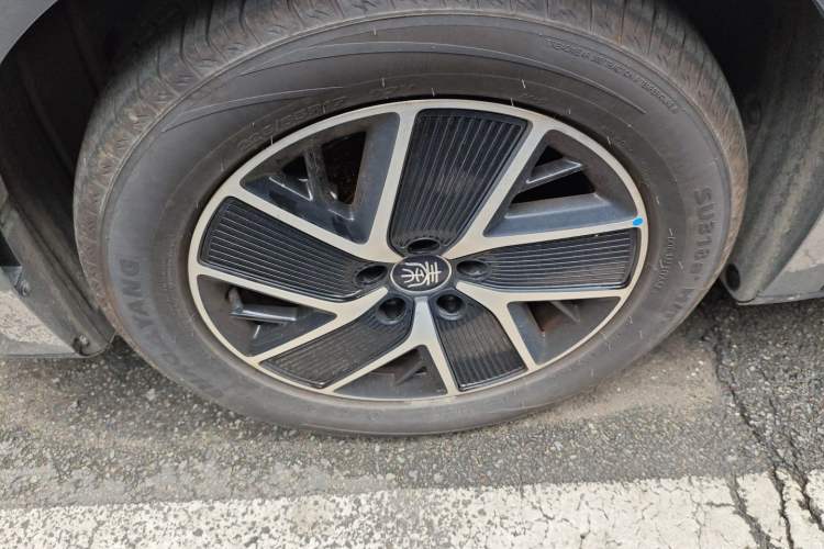 Used BYD Qin L 2025 DM-i Smart Drive 120KM Superior Model
