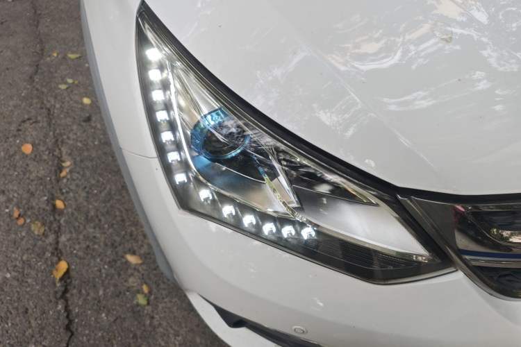 Used BYD Song New Energy 2017 Song DM 1.5TID All-Wheel Drive Luxury Model