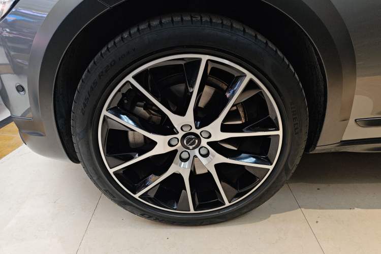 Used Volvo V90 2020 Cross Country T5 AWD Prestige Edition
