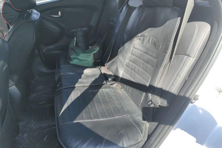 Used Hyundai ix35 2013 2.0L Automatic Two-Wheel Drive Smart GLS China IV Standard Left Rear Seat