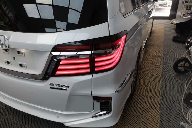 Used Honda Elysion 2019 2.0L Hybrid Luxury Edition