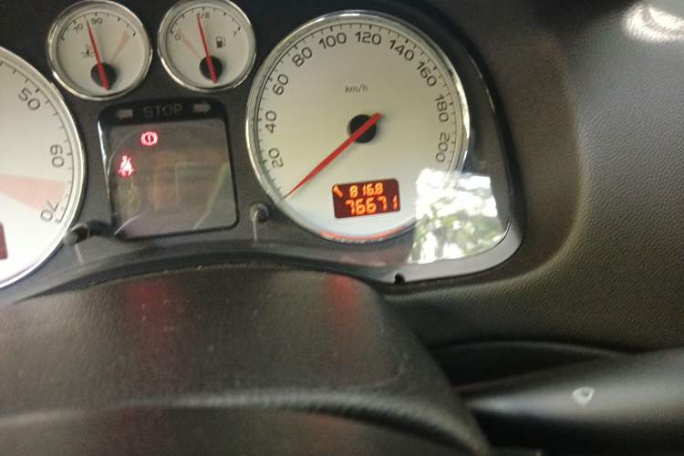 Used Peugeot 307 2012 Hatchback 1.6L Automatic Comfort Edition
