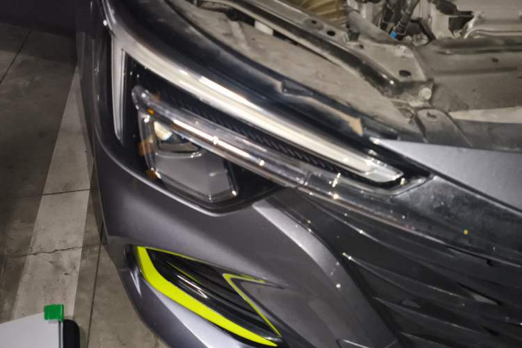 Used Roewe i6 MAX New Energy 2020 1.5T PHEV Cool & Stylish Skyroof Edition Right Front Headlight