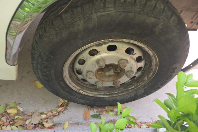 Used Ford Classic Transit 2013 2.8T Diesel Logistics Model with Short Wheelbase and Mid-Roof JX493ZLQ4
