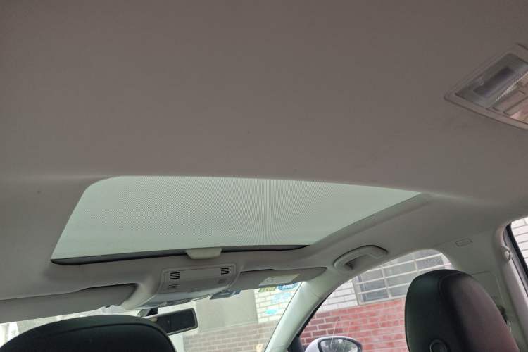 Used Volkswagen Golf 2015 1.4TSI Automatic Luxury Model Headliner