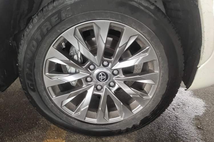 Used Toyota Land Cruiser 