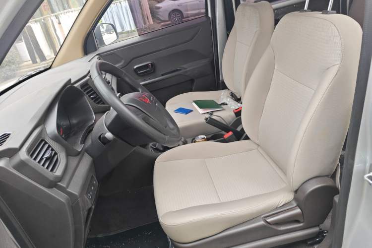 Used Wuling Hongguang V 2022 1.5L Jingqu Edition Electric-Assist LAR Left Front Seat