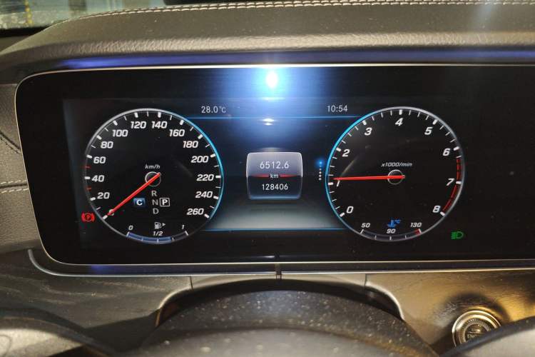 Used Mercedes-Benz E-Class 2018 Restyled E 300 L Sporty and Stylish Edition Instrument Cluster