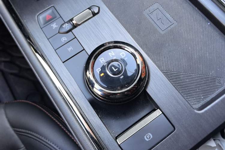 Used Ford Mondeo 2022 Facelifted EcoBoost 245 Ultimate Edition Gear Lever