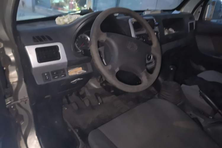 Used CHANGAN KAICHENG Star 9 2015 1.5L Base Version 4G15S Center Console