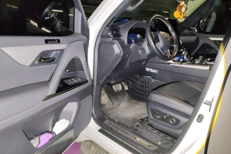 Used Lexus LX 2023 LX600 7-Seater F-Sport Sporty – U.S. Specification
