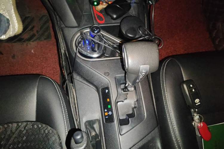 Used Toyota RAV4 2019 2.0L CVT Two-Wheel Drive Fashion X Limited Edition China VI Standard
