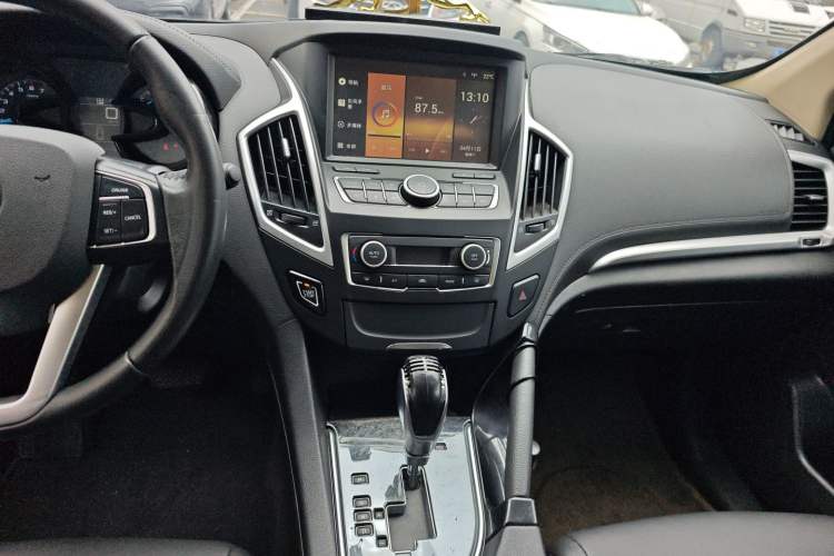 Used Dongfeng Aeolus AX7 2016 2.0L Automatic Zhiyi Trim Audio And AC Panel