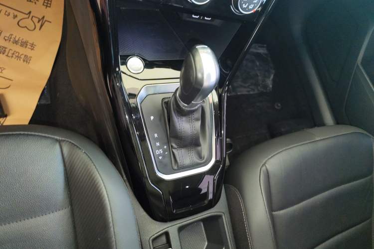 Used Volkswagen T-ROC 2021 280TSI DSG Two-Wheel Drive Comfort Connect Edition
