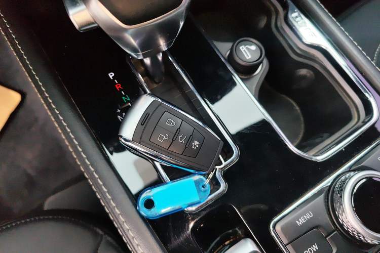 Used BAIC Off-Road BJ40 2019 2.3T Automatic Four-Wheel Drive Ring the Tower Champion Edition China VI Vehicle Key