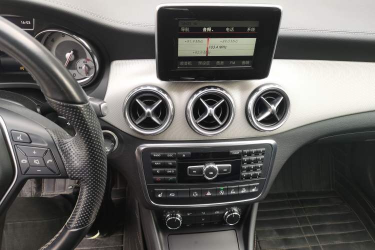 Used Mercedes-Benz GLA 2015 GLA 220 4MATIC Fashion Model