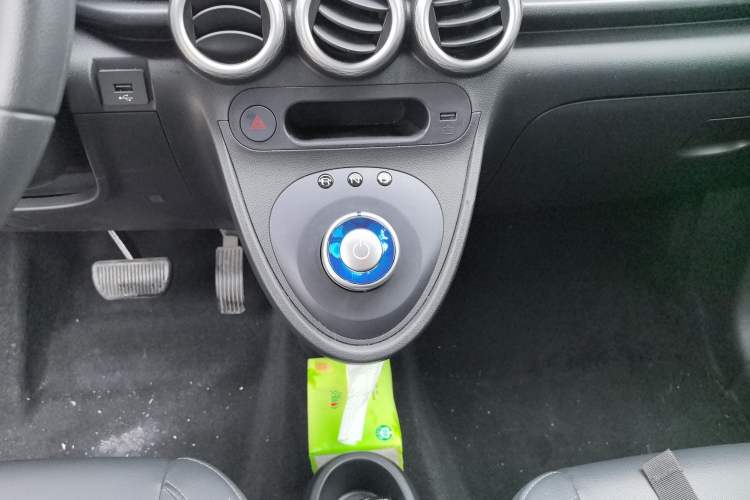 Used ORA Black Cat 2021 351 km Standard Version Gear Lever