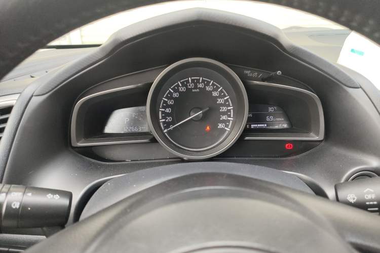 Used Mazda 3 Axela 2017 Sedan 1.5L Automatic Comfort Model Emission Standard China V Instrument Cluster