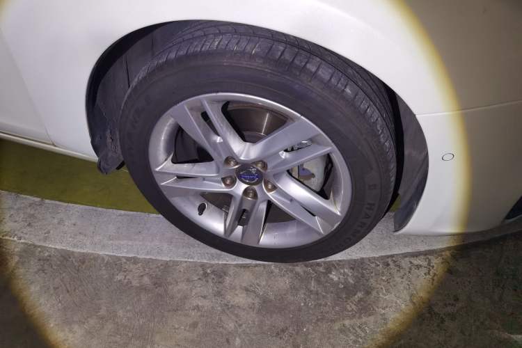 Used Volvo V60 2015 T5 Zhiya Edition Right Front Wheel Hub