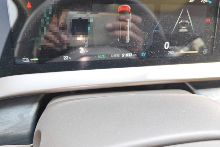 Used Denza D9 2022 DM-i 1040 Prestige Model Odometer Close Up