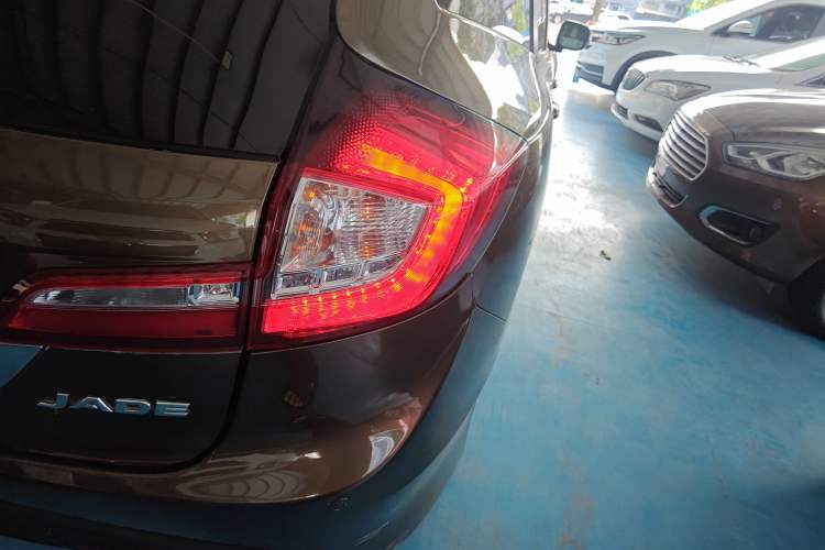 Used Honda Jade 2014 1.8L Automatic Comfort Elite Version 5 Seats
