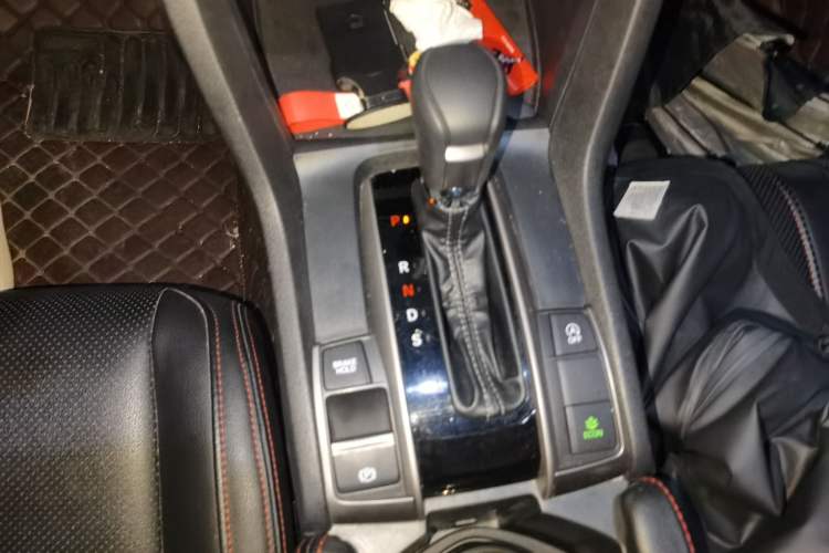 Used Honda Civic 2021 HATCHBACK 220TURBO CVT Trendy Cool Edition Gear Lever